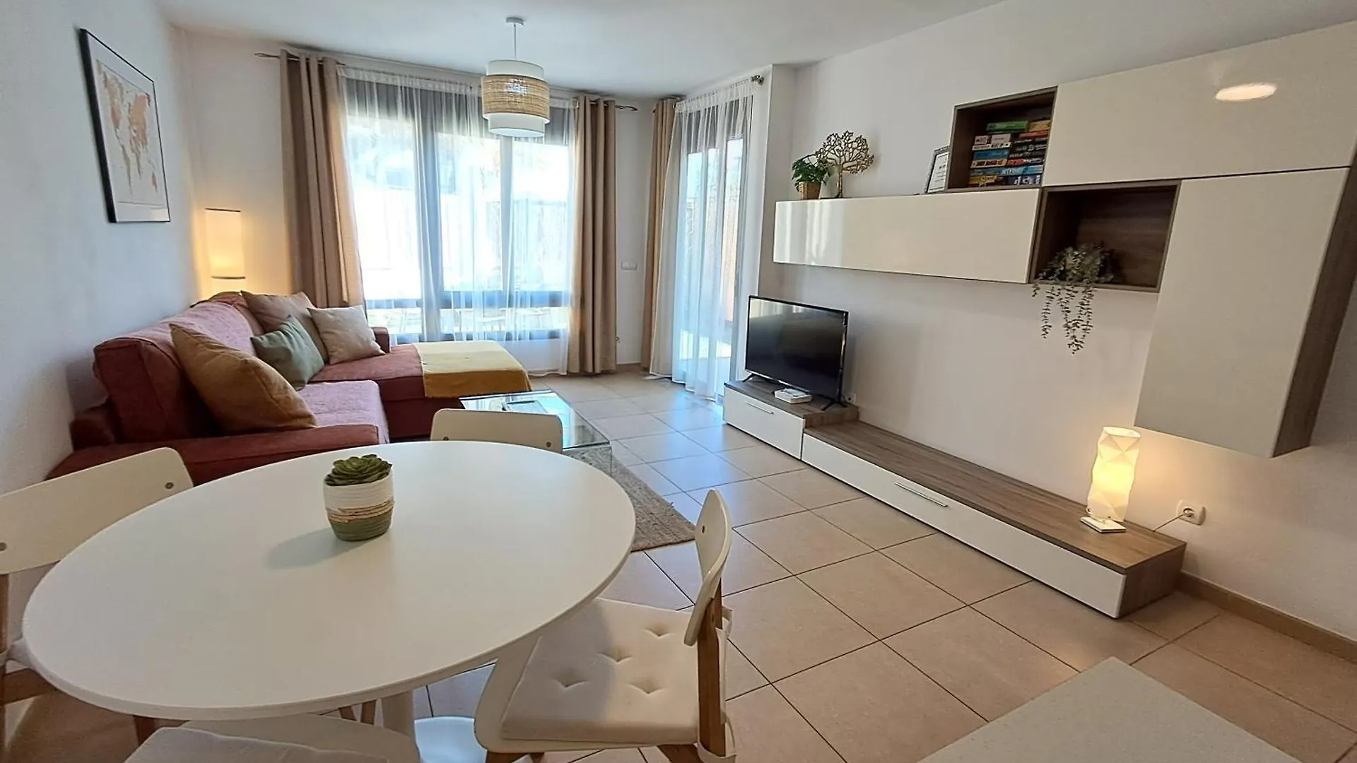 Spacious Apartment With Large Private Garden In Palm Mar 0*, Palm-mar